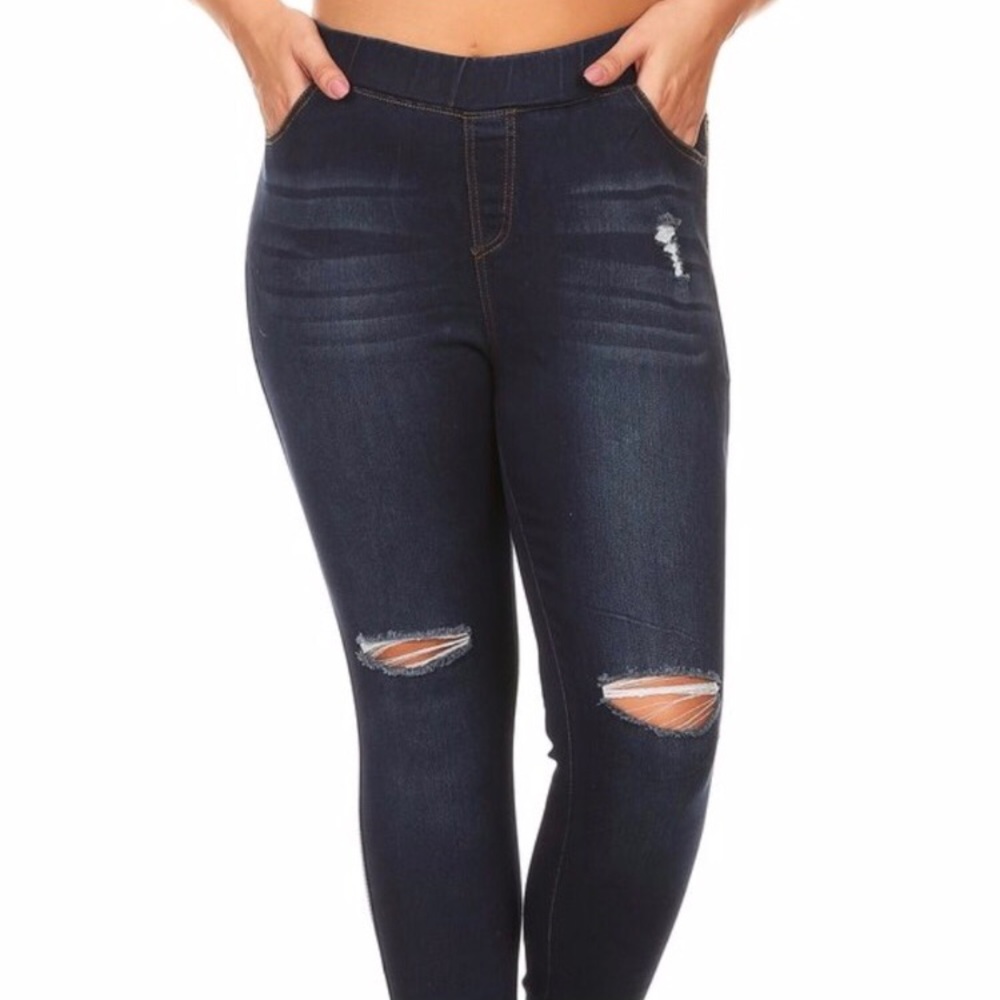 Plus Size! Distressed Denim Jeggings